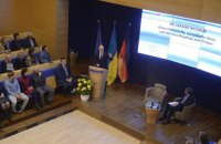 Яценюк в Берлине: мы защищаем ваши границы
