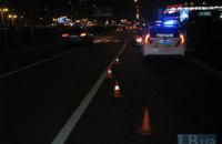В Киеве на Позняках автомобиль сбил ребенка на пешеходном переходе