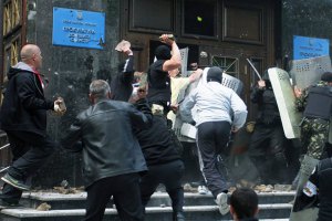 В Донецке сепаратисты штурмовали санаторий с бойцами ВВ, солдаты сдали оружие (Обновлено)
