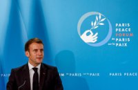 Макрон у п’ятницю проведе телефонну розмову з Путіним
