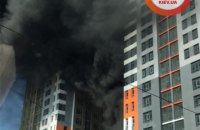 У Києві горів будинок у недобудованому ЖК на Бережанській (оновлено)
