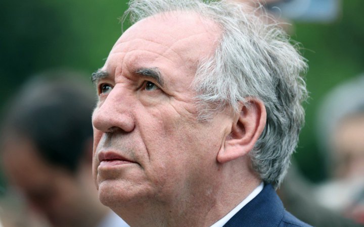 Байру хоче “агресивно” скоротити бюджет Франції і скасувати два державні свята