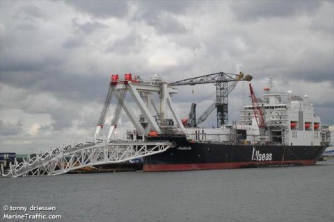 Россия начала строить морской участок газопровода "Турецкий поток"