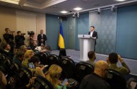 Зеленский пригрозил поселить эвакуированных украинцев в Конча-Заспе 