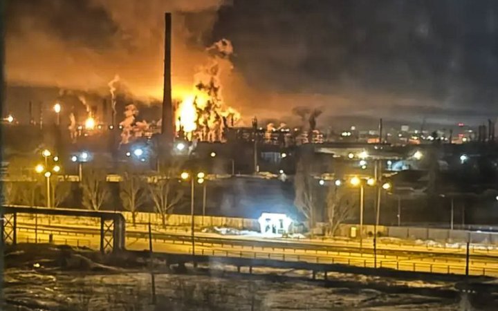 Росія змушена скоротити експорт дизпалива до п’ятимісячного мінімуму через удари по НПЗ, — Bloomberg