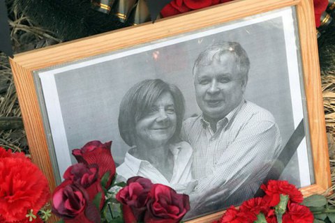 Порошенко выразил Польше соболезнования по случаю годовщины Смоленской катастрофы