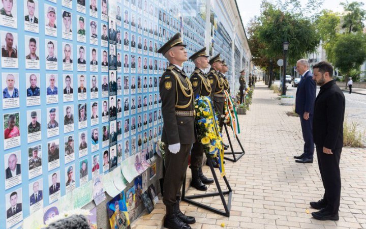 Прем’єр-міністр Ірландії перебуває з візитом у Києві