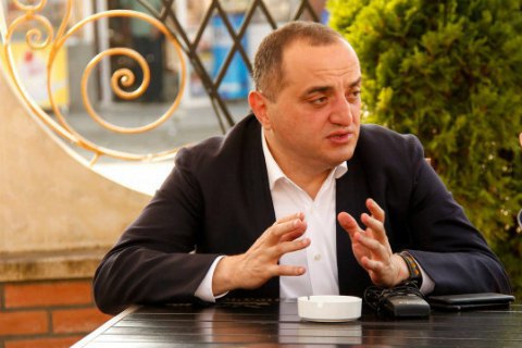 Гроші на забезпечення мітингів під ВР в Україні завіз соратник Саакашвілі, - джерело