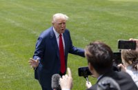 ЗМІ: Трампу повідомили, що він фігурує у матеріалах справи Епштейна