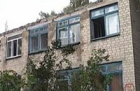 В Макеевке дети вынуждены ходить в школу без крыши