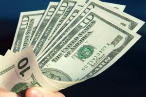 Безработный плотник в США нашел у себя в огороде 150 тыс. долларов