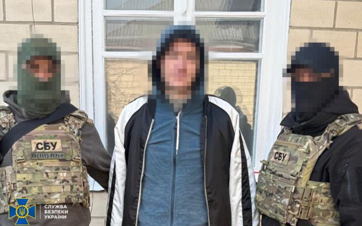 У Києві затримали чоловіка за підозрою в організації підпалів військових автомобілів на замовлення ФСБ