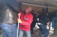 Митингующие установили палатки возле Рады (обновлено)