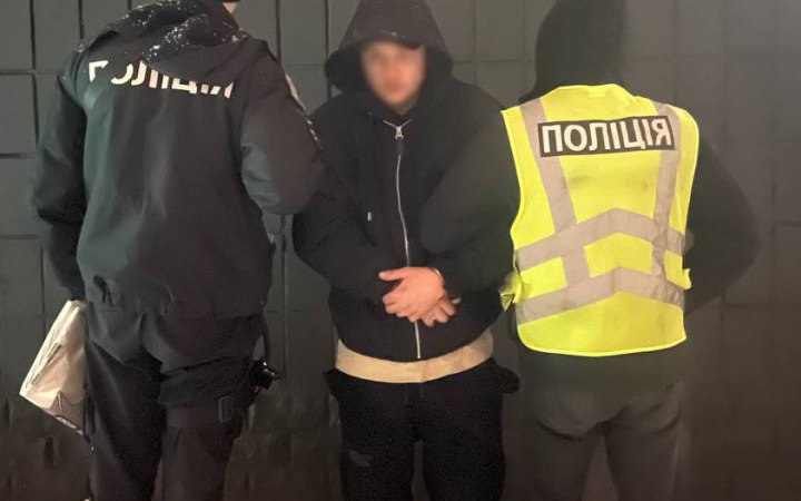 Затримали чоловіка, якого підозрюють у підпалах семи авто у Києві