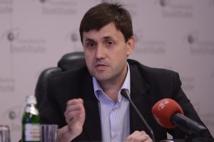 Языковой вопрос нужно решить на референдуме и забыть о нем, - Царьков
