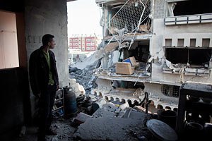 Израиль возобновил авиаудары по сектору Газа