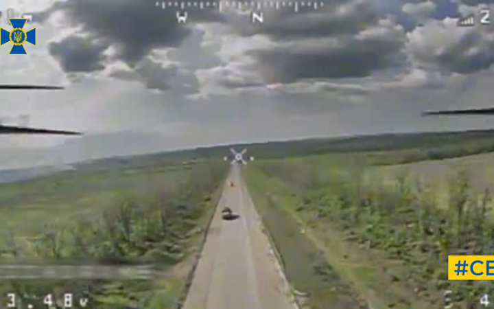 СБУ показала, як дрони знищують російську техніку