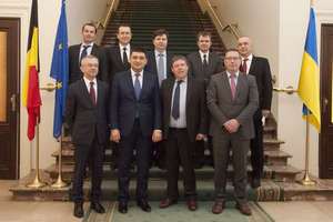 Гройсман у Європі вимагав зброю для України