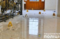 В Черновицкой области грабитель при задержании ранил двух полицейских 