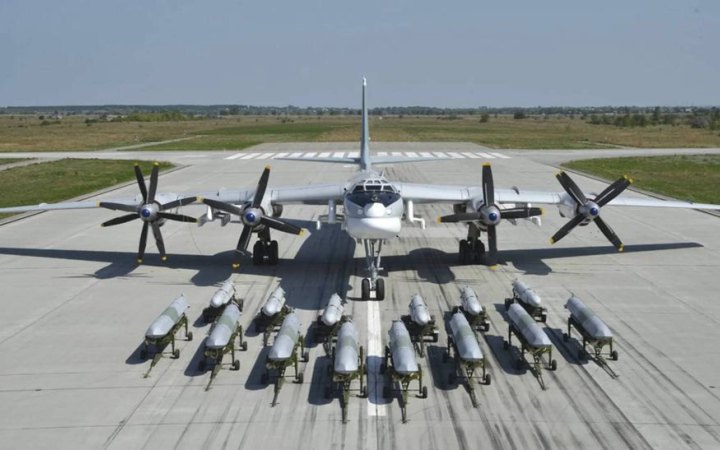 Протягом доби Росія завдала по Україні 51 авіудару і випустила 14 крилатих ракет, - Генштаб