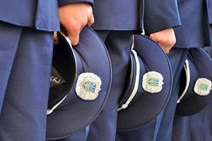 Милиционерам стали покупать более дорогую одежду