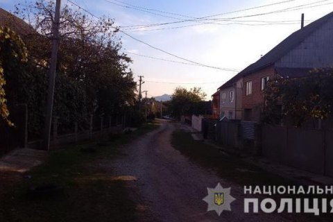 ​На Закарпатье мужчина из ружья обстрелял коммунальщиков, которые пришли отключить ему электричество за неуплату