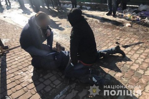 Житель Калуша обстрелял из ружья окна местной радиостанции и ранил ножом полицейского