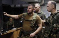 В районі Бахмута ворог активно перекидає додаткові сили і засоби, - Сирський