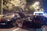 В Киеве Subaru, вылетев на встречку, разбила пять машин