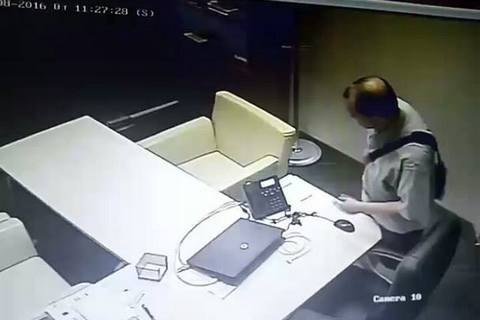 В Киеве поймали мужчину с кражами в восьми банках на счету