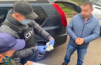 Голову Чернігівської райдержадміністрації затримали на хабарі $10 тис.