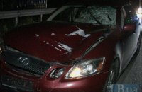 У Києві на Богатирській Lexus збив насмерть пішохода на переході