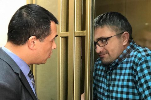 Российский суд приговорил к 2,5 годам колонии-поселения крымскотатарского активиста Мемедеминова