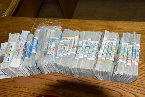 НАПК конфисковало у пяти партий 1,3 млн гривен