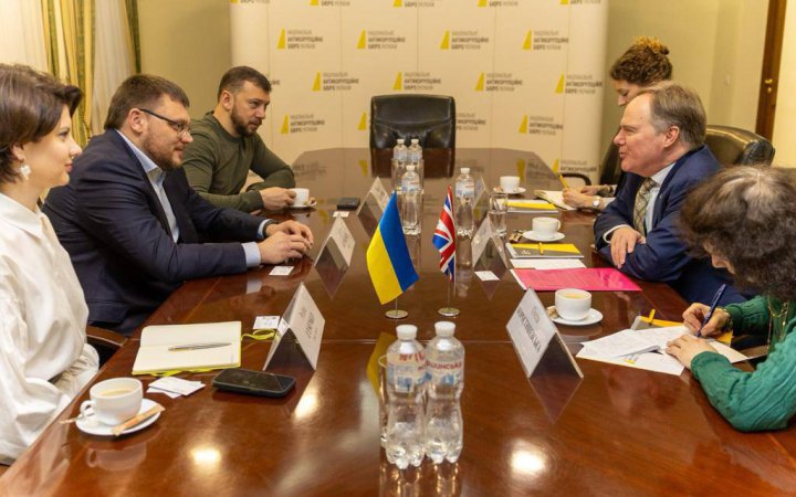 Керівники САП і НАБУ обговорили із послом Британії скасування "правок Лозового"