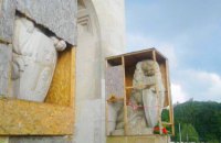 Поляка, который повредил ограждение Мемориала орлят во Львове, оштрафовали на 85 грн