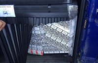 Сотрудники посольства Монголии в РФ везли через Украину сигареты под видом дипломатической почты