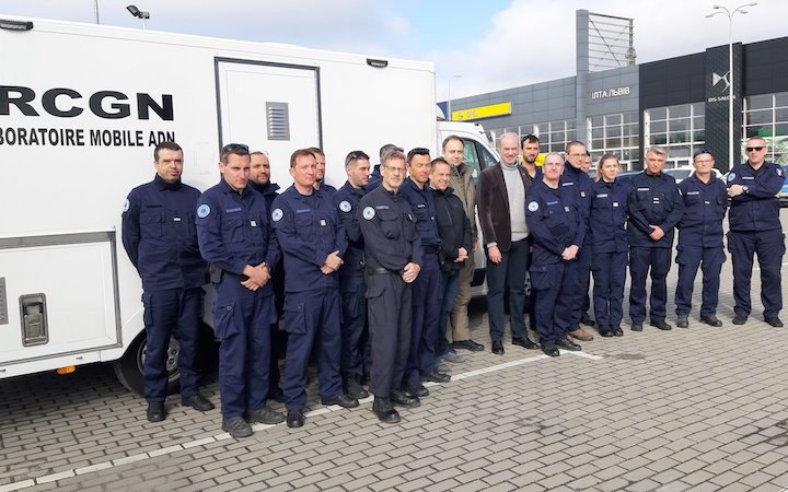 Франция отправила в Украину жандармов для расследования военных преступлений России