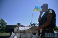 Боевики обстреляли машину с военными в Луганской области