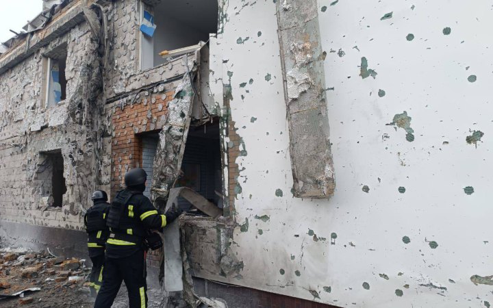 Головне за ніч та ранок суботи, 26 квітня: атака дронів на Харків, понад 150 боєзіткнень, Зеленський в Римі