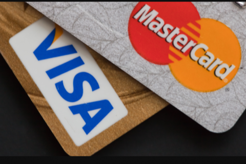 Visa и Mastercard останавливают работу в России 