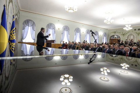 Порошенко рассказал, что каждый день начинает с молитвы