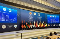 Українська та російська делегації побилися на засіданні ПАЧЕС через український прапор