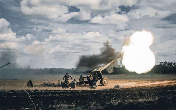 Сили оборони уразили 6 командних пунктів росіян, 13 районів з живою силою, озброєнням і технікою та 2 склади, - Генштаб