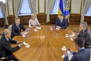 Порошенко в воскресенье пообщается с журналистами