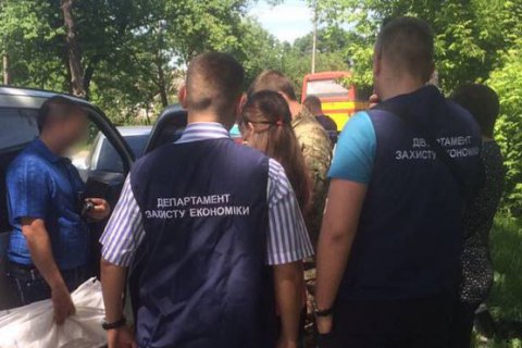 Глава сельсовета требовал от участника АТО взятку за земучасток в Ивано-Франковской области