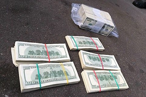 Дело пойманной на взятке $150 тыс. чиновницы Минагрополитики отправили в суд