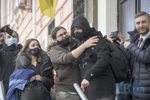 На учасника мітингу під ОПУ Сорда склали адмінпротокол за "незаконні дії щодо державних нагород"