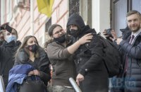 На учасника мітингу під ОПУ Сорда склали адмінпротокол за "незаконні дії щодо державних нагород"