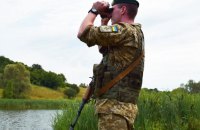 Прикордонники піймали порушника, який спробував пробратися до Молдови у вигляді міфічного персонажа